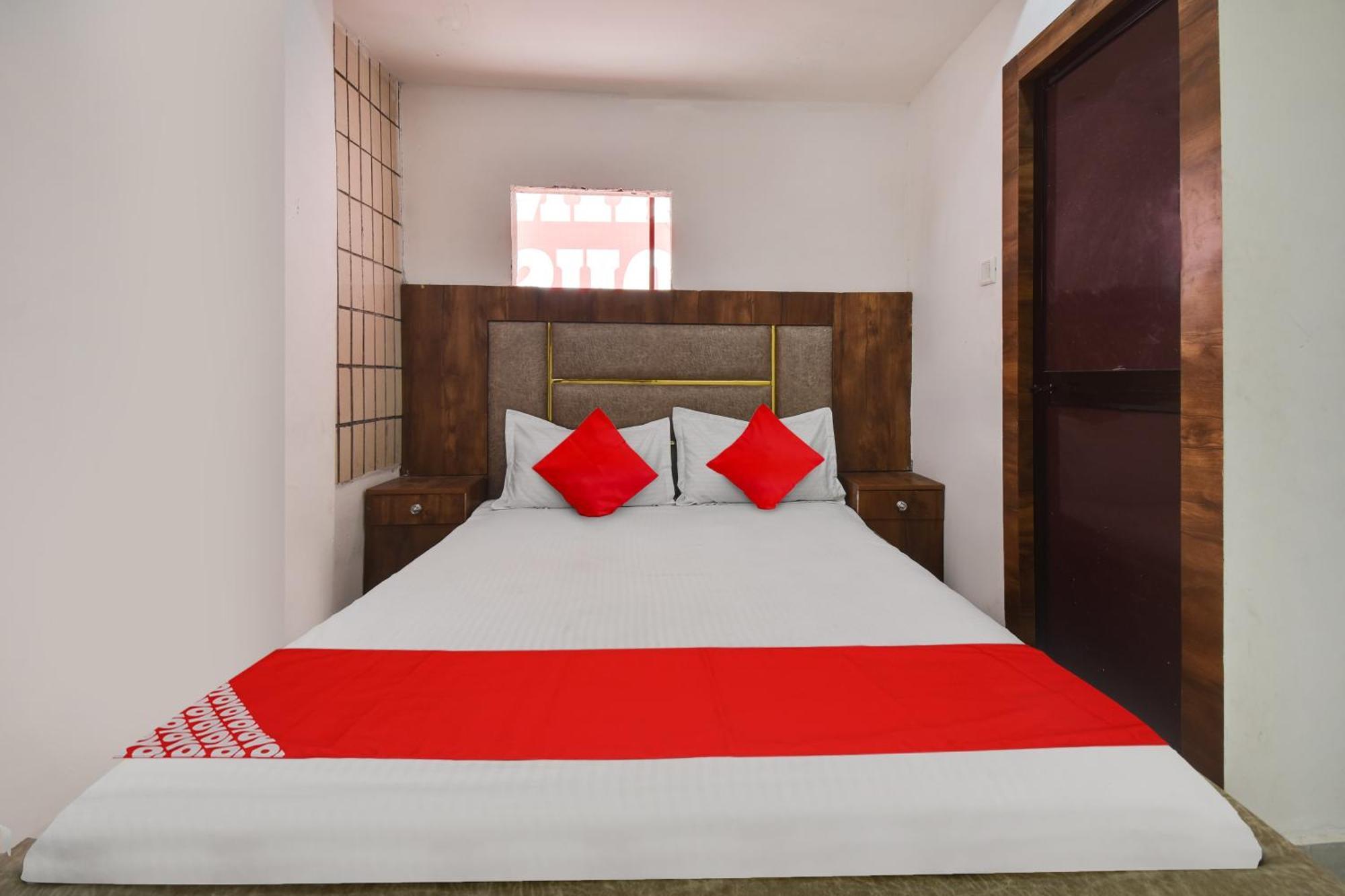 O Golden King Hotel 3*